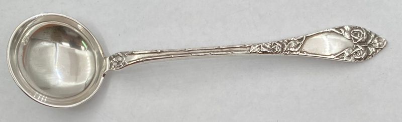 Opphøyd rose: Fløtseskje 15,3 cm.