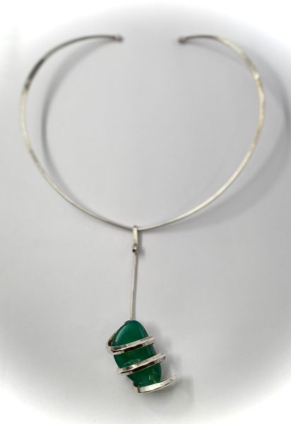 Hovedbilde Klave med anheng og sten av Anna Greta Eker