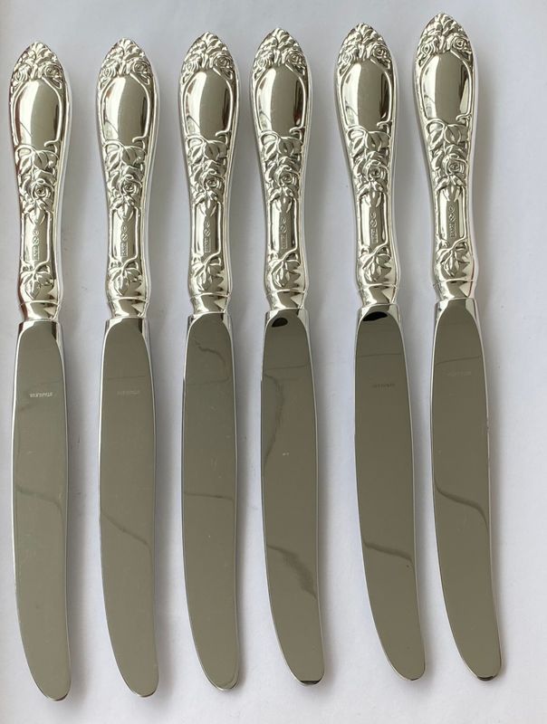 Opphøyd rose: 6 x  liten spisekniv 22 cm