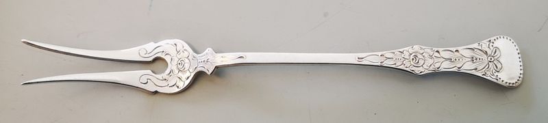 Flat rose: Sildegaffel 17 cm.