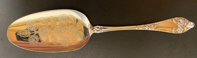 Hovedbilde Opphøyd rose: Kakespade 21 cm