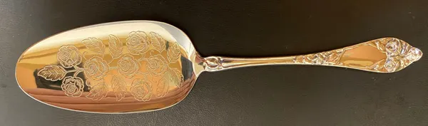 Hovedbilde Opphøyd rose: Kakespade 21 cm