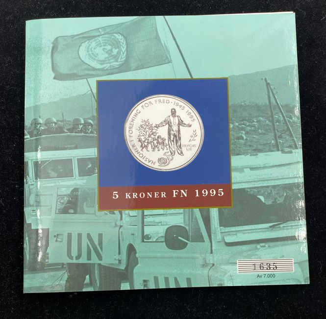 Hovedbilde 5 kr 1995 FN kv. 0. I folder med info.